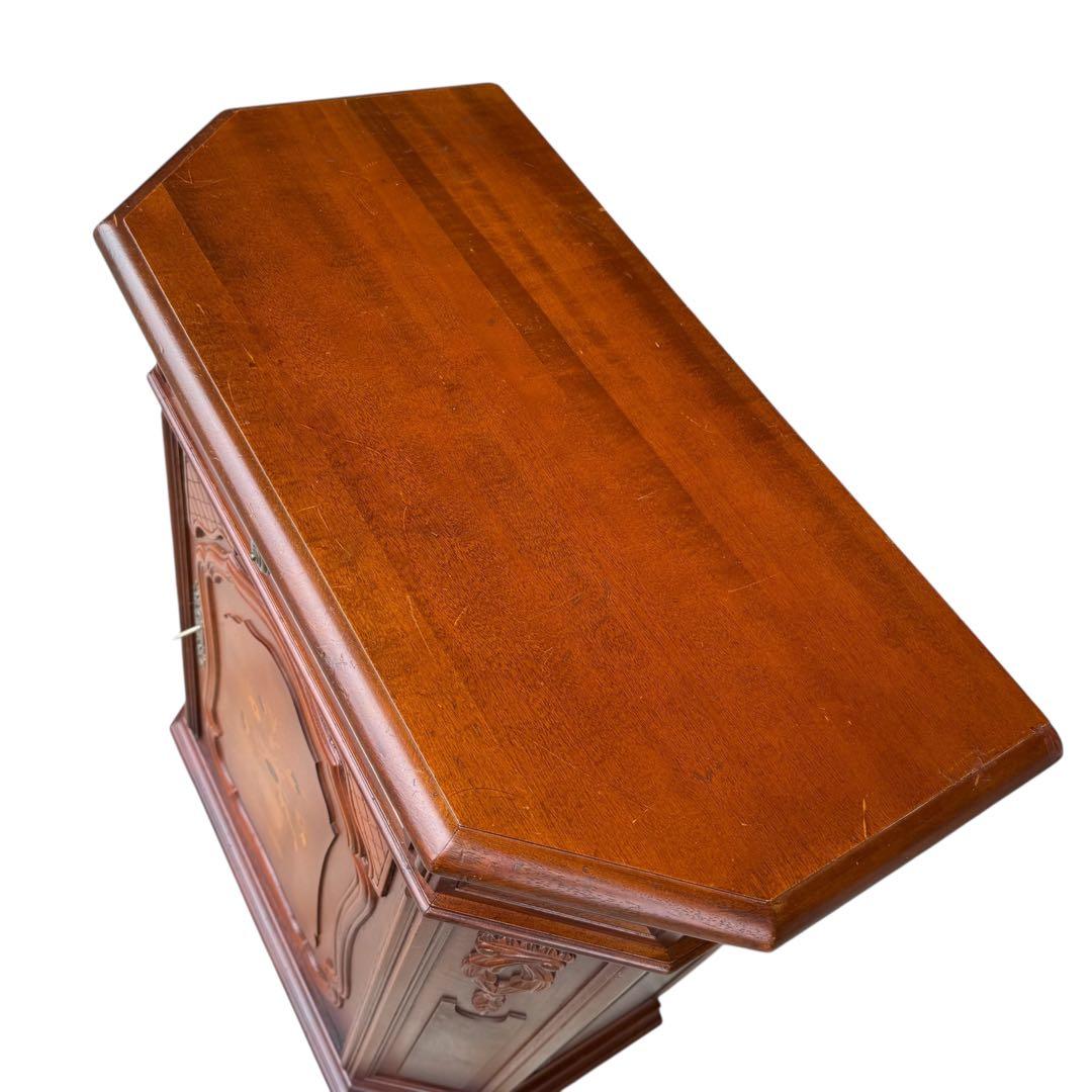 HR853 【彫刻が素敵】イタリア 象嵌細工 シャビーシック キャビネット