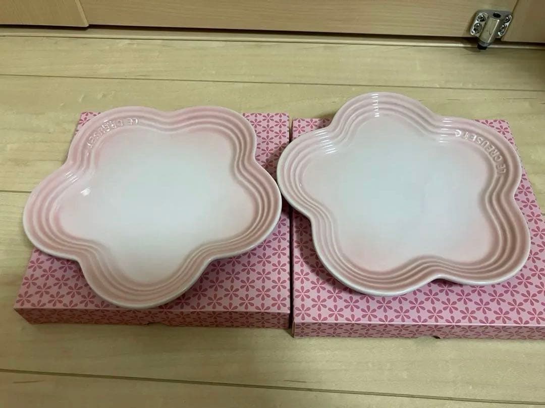 ル・クルーゼ フラワープレート 23cm コースタルブルー シェルピンク