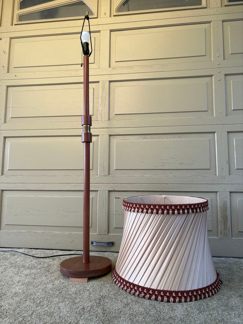 ちーちゃん様専用】木製フロアスタンドランプ プリーツシェード付き