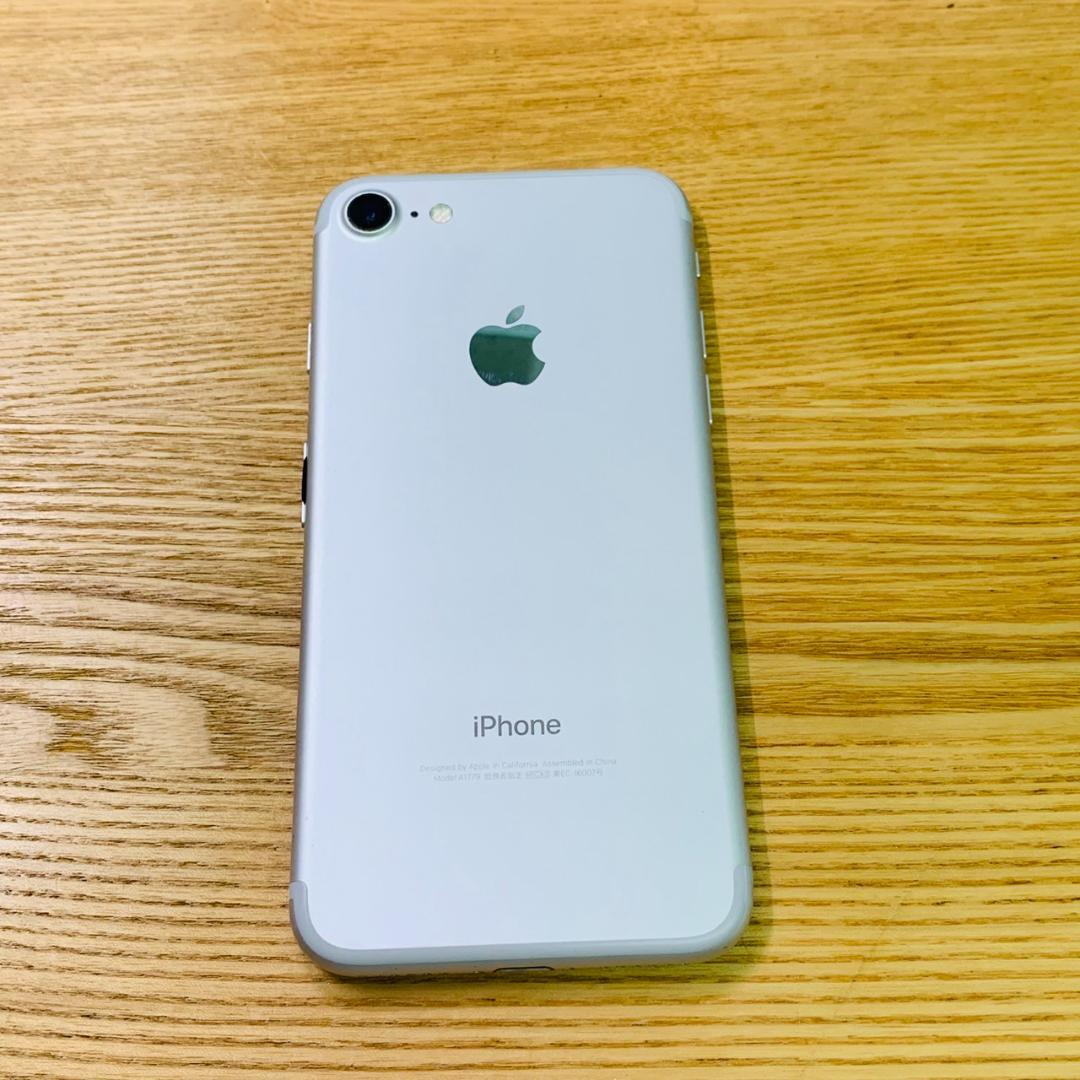 N5 SIMフリー iPhone7 256GB Silver - メルカリ