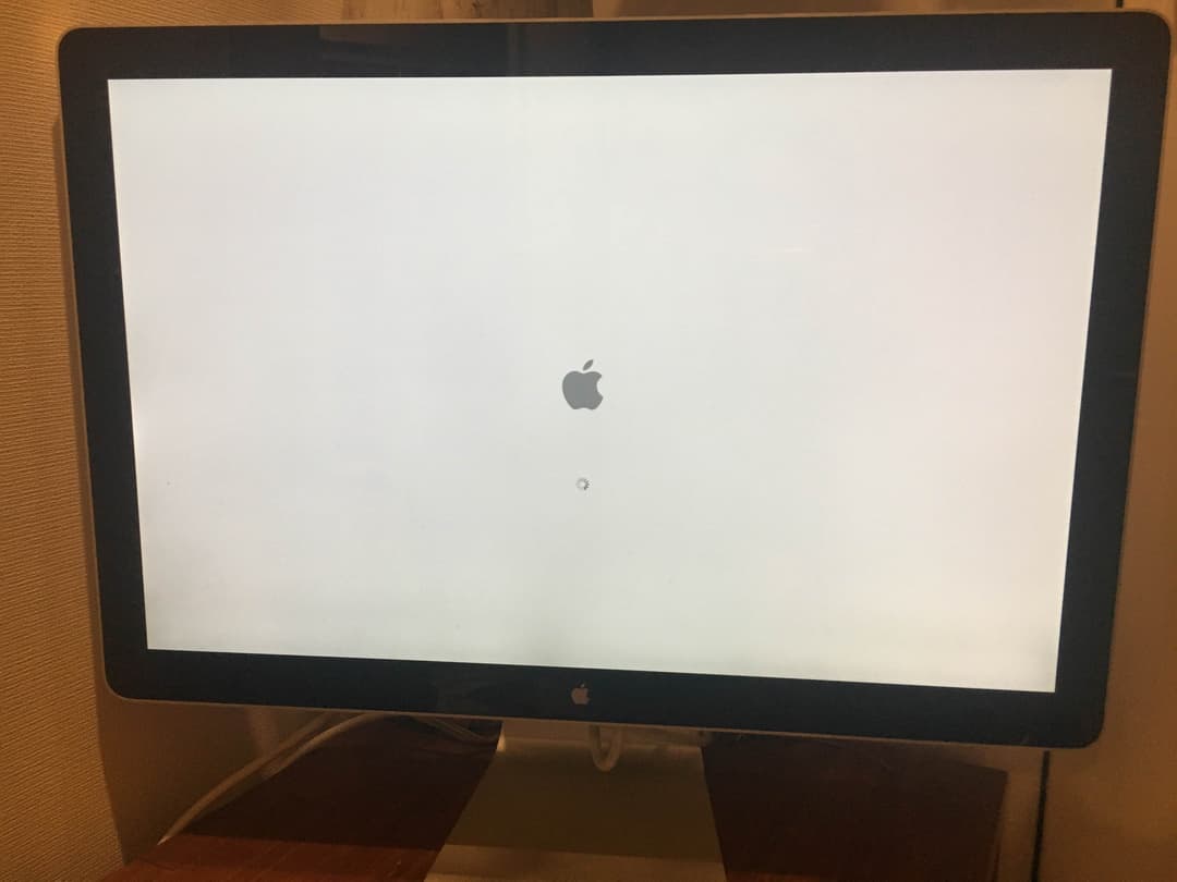 その他 Mac  LED  Display アップル、27型の「LED Cinema Display」 - 価格.com