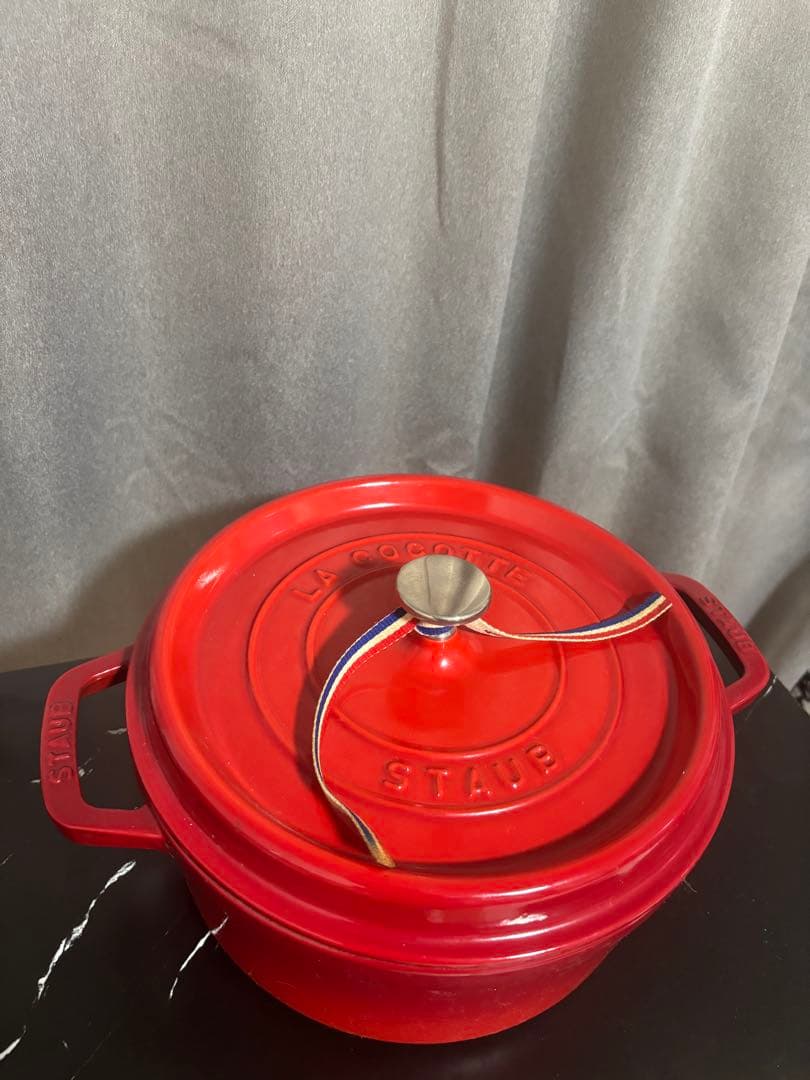 STAUB 鋳鉄製 両手鍋 レッド 24cm - メルカリ