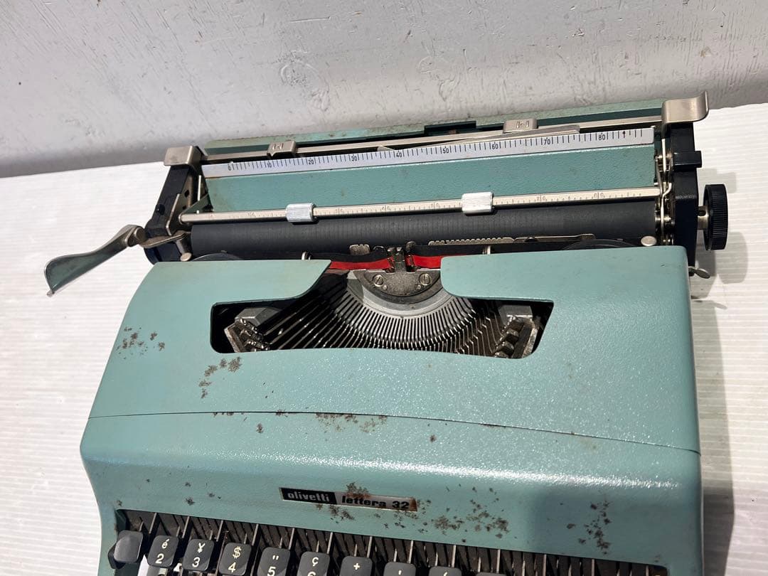 スペイン製 Olivetti lettera 32 タイプライター ケース付き - メルカリ