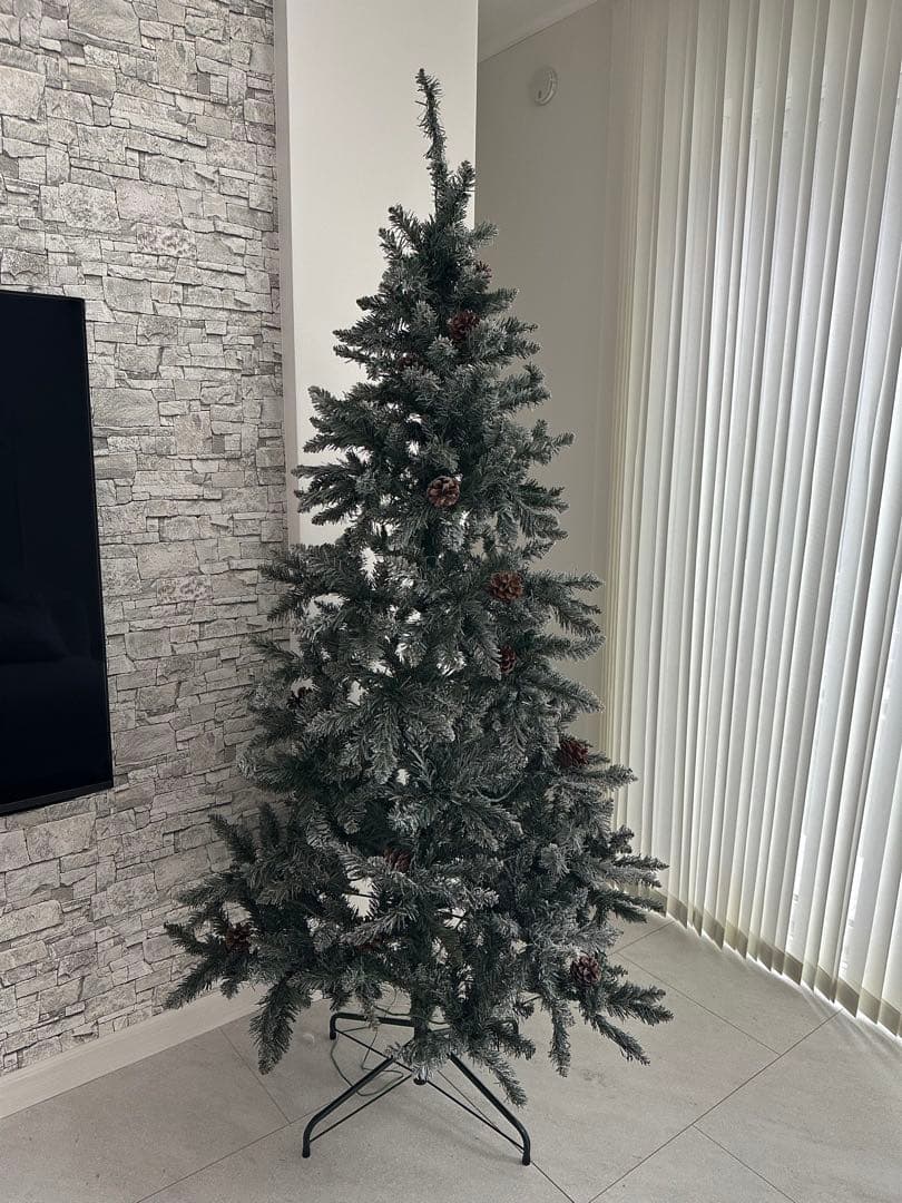 クリスマスツリー 180cm 松ぼっくり・LED・雪付き Amazon.co.jp: タンスのゲン クリスマスツリー 180cm 雪化粧