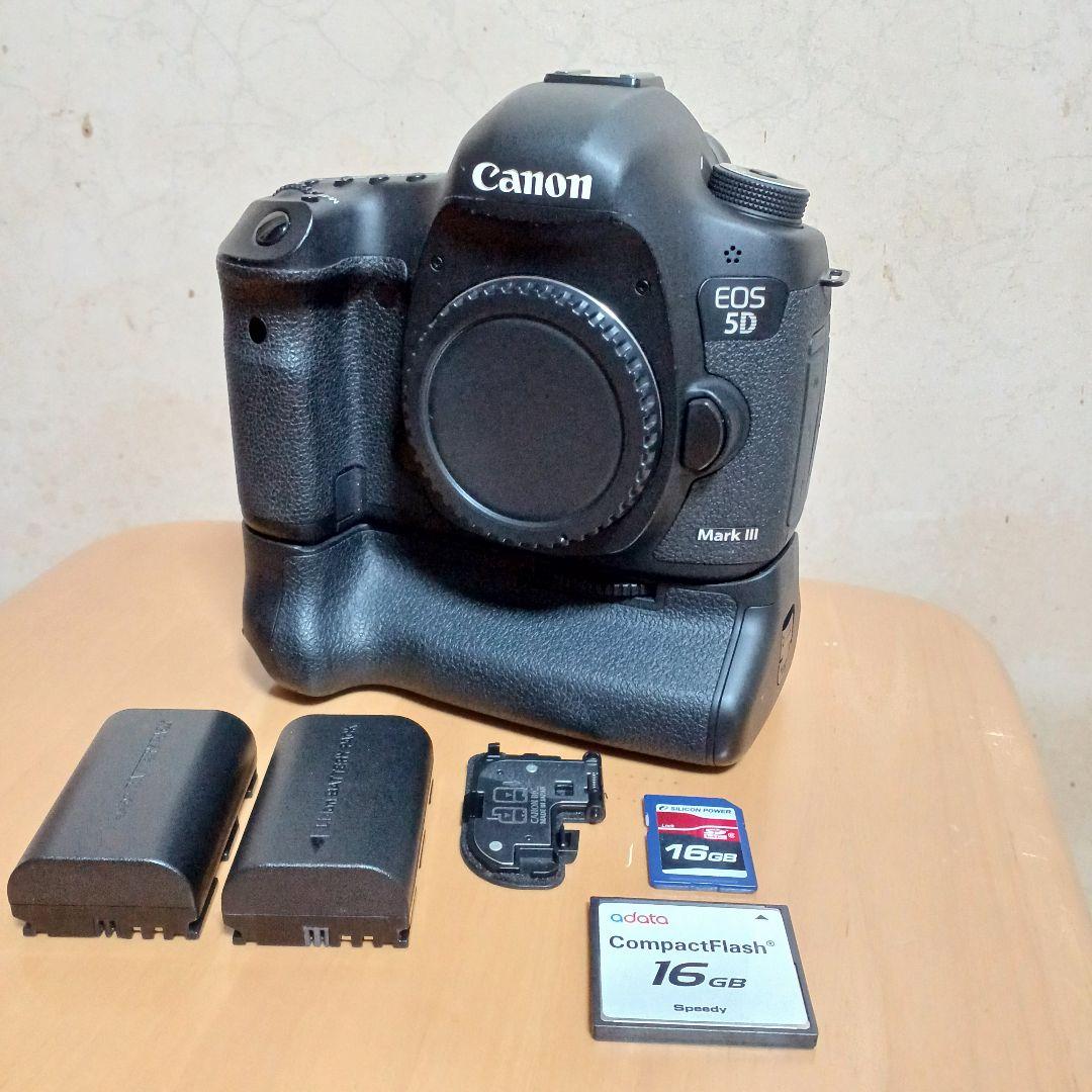 Canon EOS 5D Mark III 純正グリップBG-E11付き 販売終了】バッテリーグリップ BG-E11:カメラアクセサリー・ストロボ