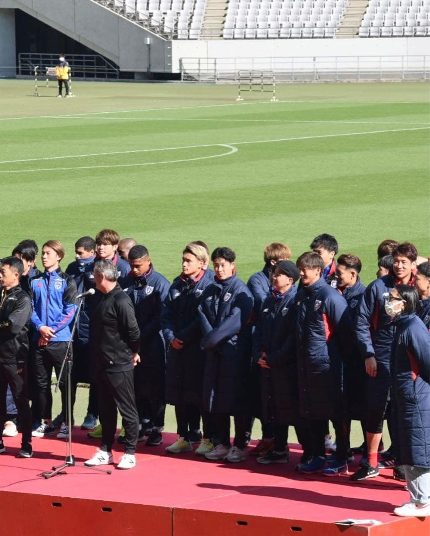 希少】FC東京 全選手サイン入りユニフォーム - メルカリ