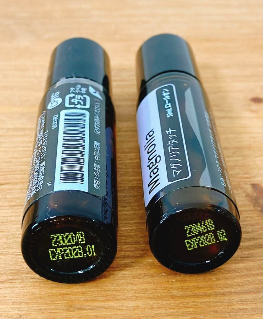 doTERRA エッセンシャルオイル11本＋ロールオン2本・木箱とハンドブック付