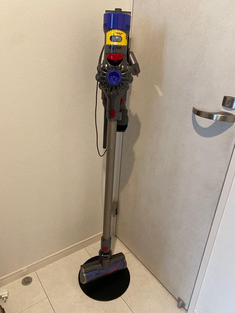 Dyson V7 　コードレスクリーナー　掃除機　sv11 SV11 ENT スティッククリーナー Dyson V7 Motorhead [サイクロン式
