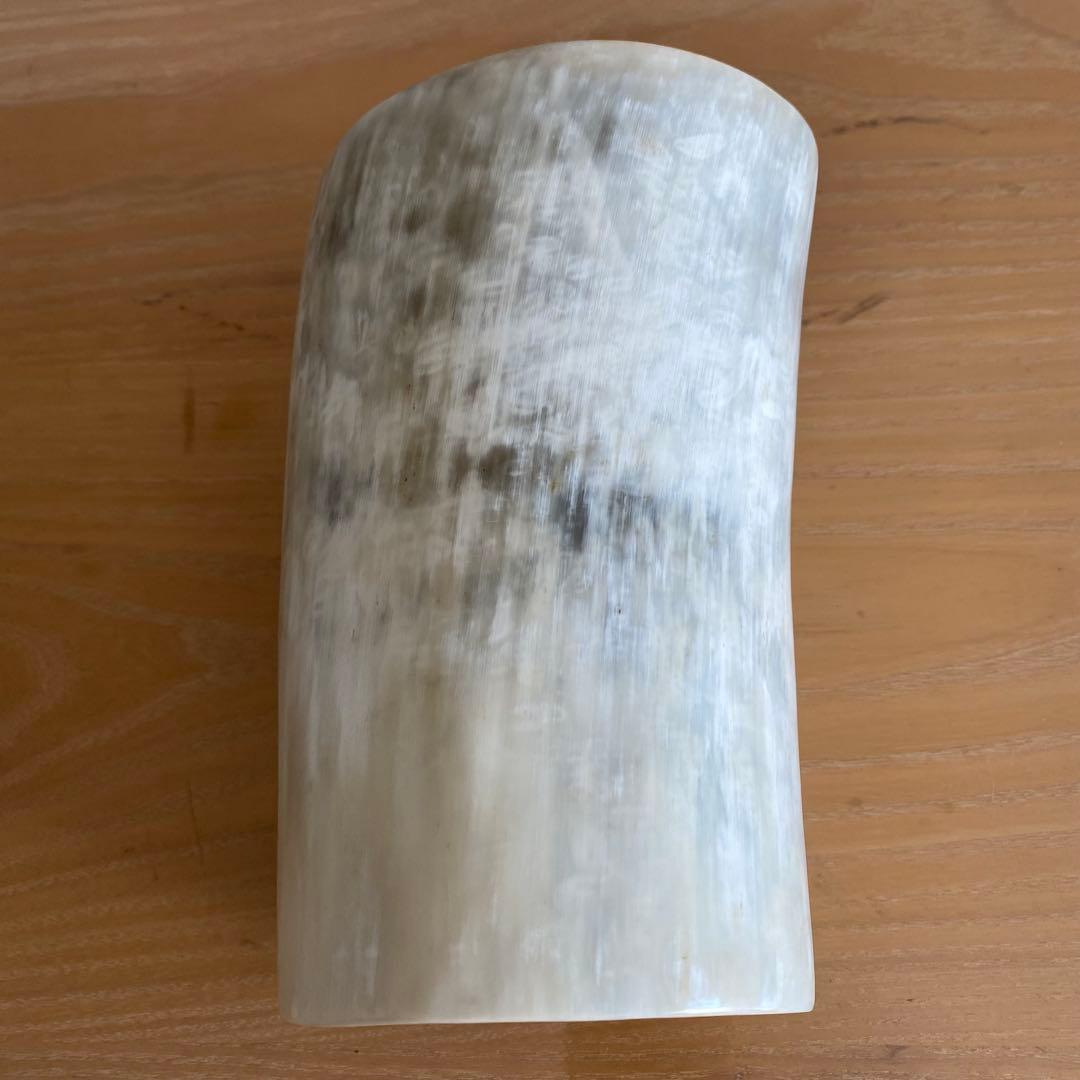 ジヤ・ケニアカウホーンベース牛角花器 水牛の角フラワーベース