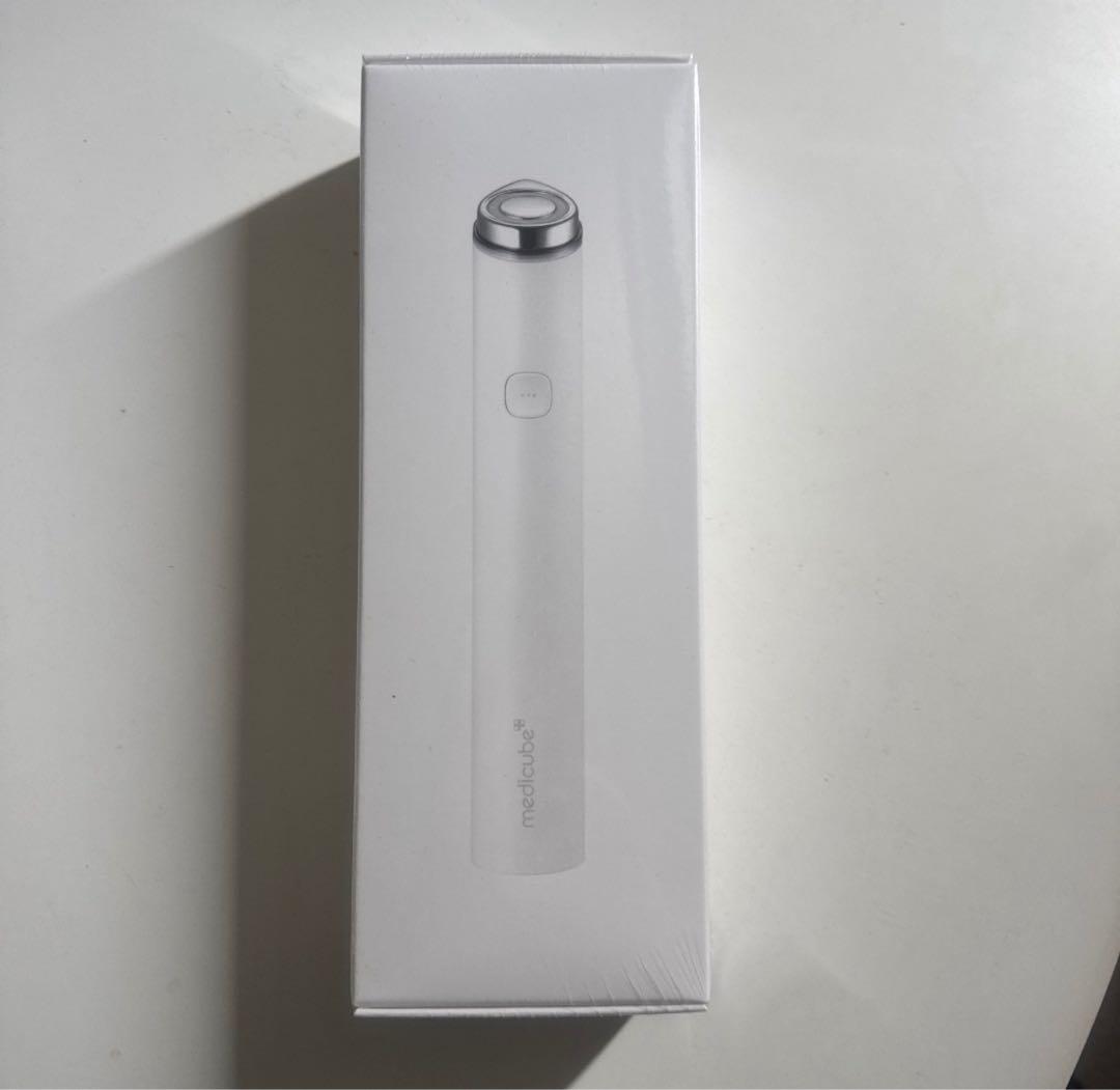 超美品◎　メディキューブ　ブースタープロミニ　medicube　ホワイト AGE-R ブースタープロ ホワイト（ミニ） / MEDICUBE(メディキューブ