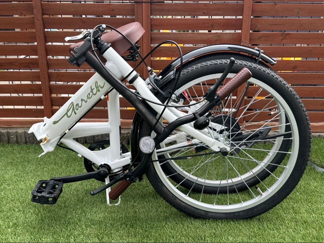 2025年 新品同様 折り畳み自転車 白 ホワイト 綺麗 美品 車載可能 大阪