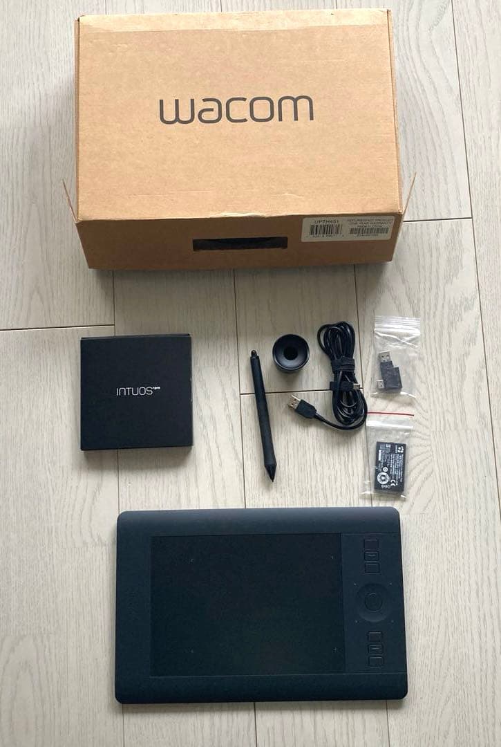 Wacom intuos pro small ペンタブレット　PTH-451 Amazon.co.jp: wacom Intuos Pro small Sサイズ PTH-451/K0 : パソコン