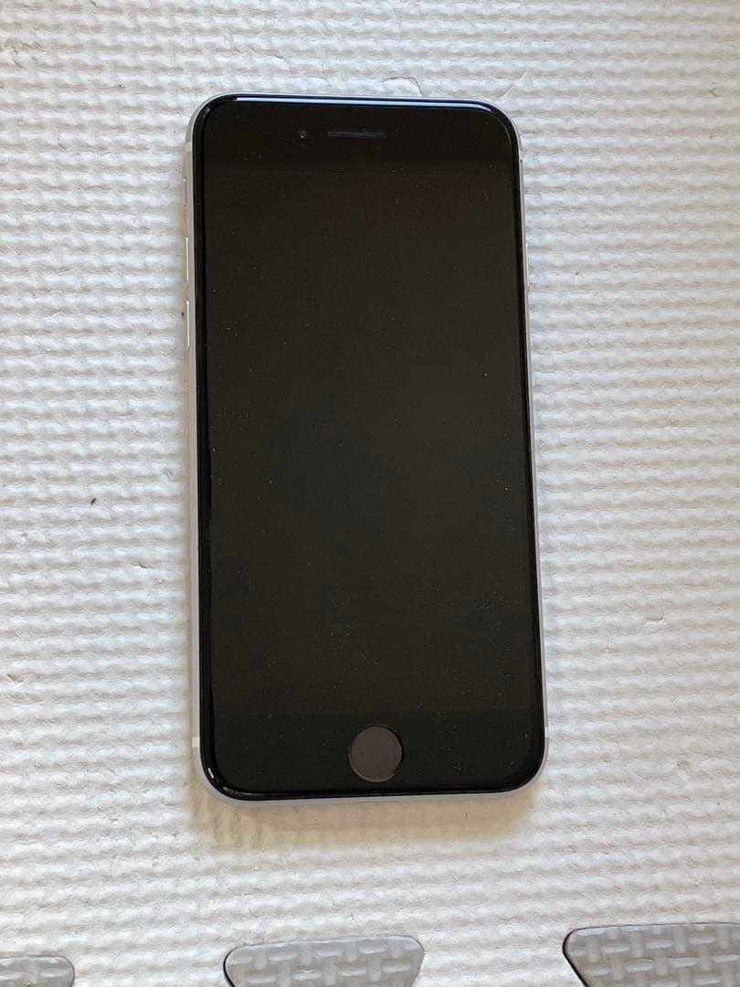 iPhone SE (第2世代）256GB ホワイト　バッテリー100％ SE2 iPhone SE（第2世代） 整備済み品 バッテリー100％ SE2 256GB ランクB