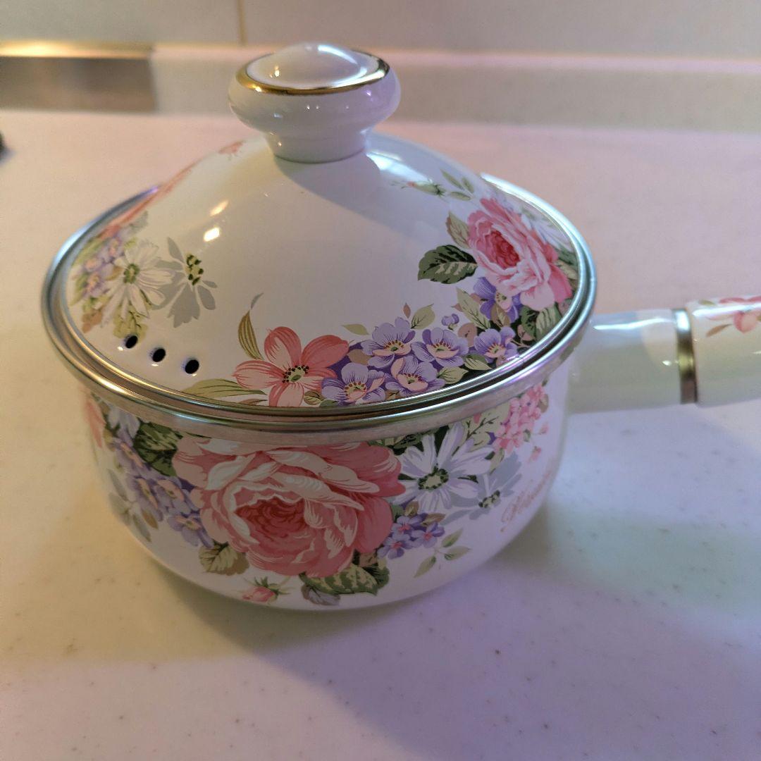 美品 EJIRYエジリー ホーロー片手鍋 16cm ベルサイユローズ柄 - メルカリ