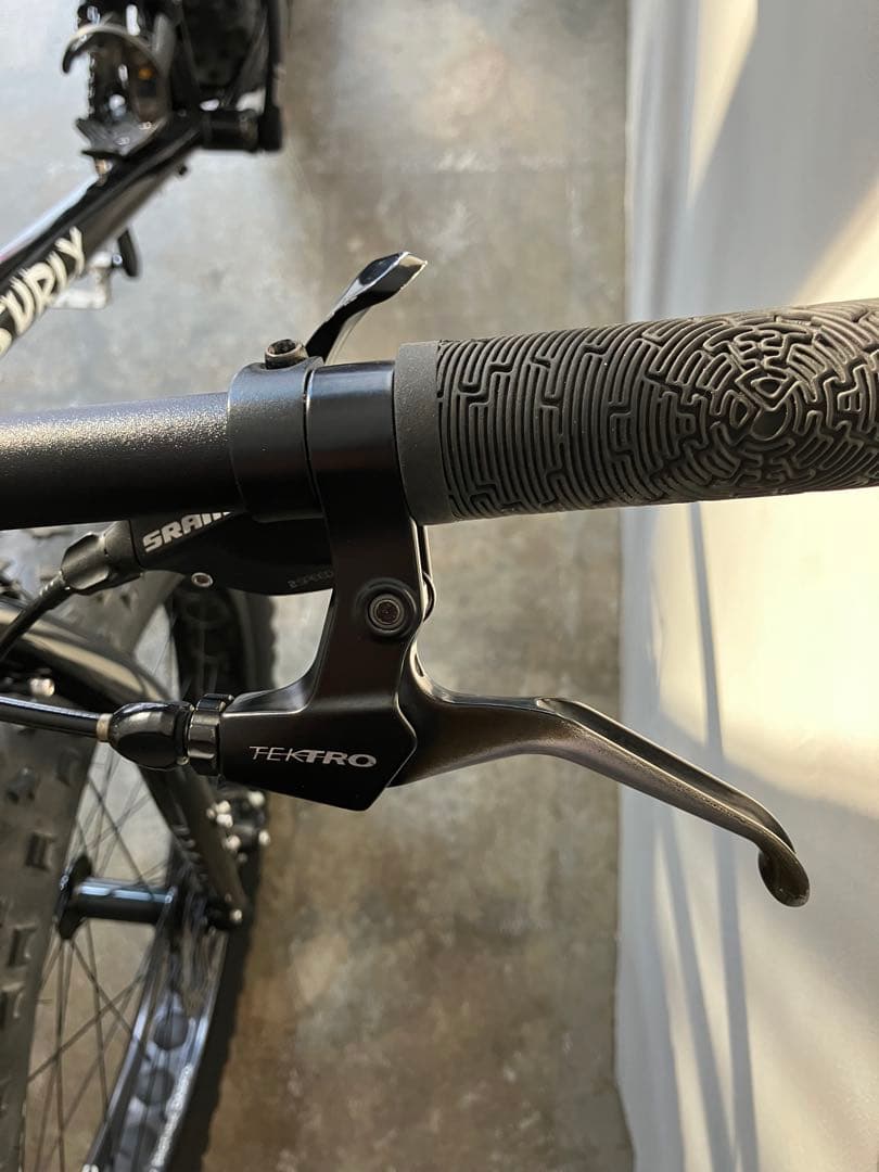 SURLY WEDNESDAY 仙台 引取り限定 ガレージ保管 - メルカリ