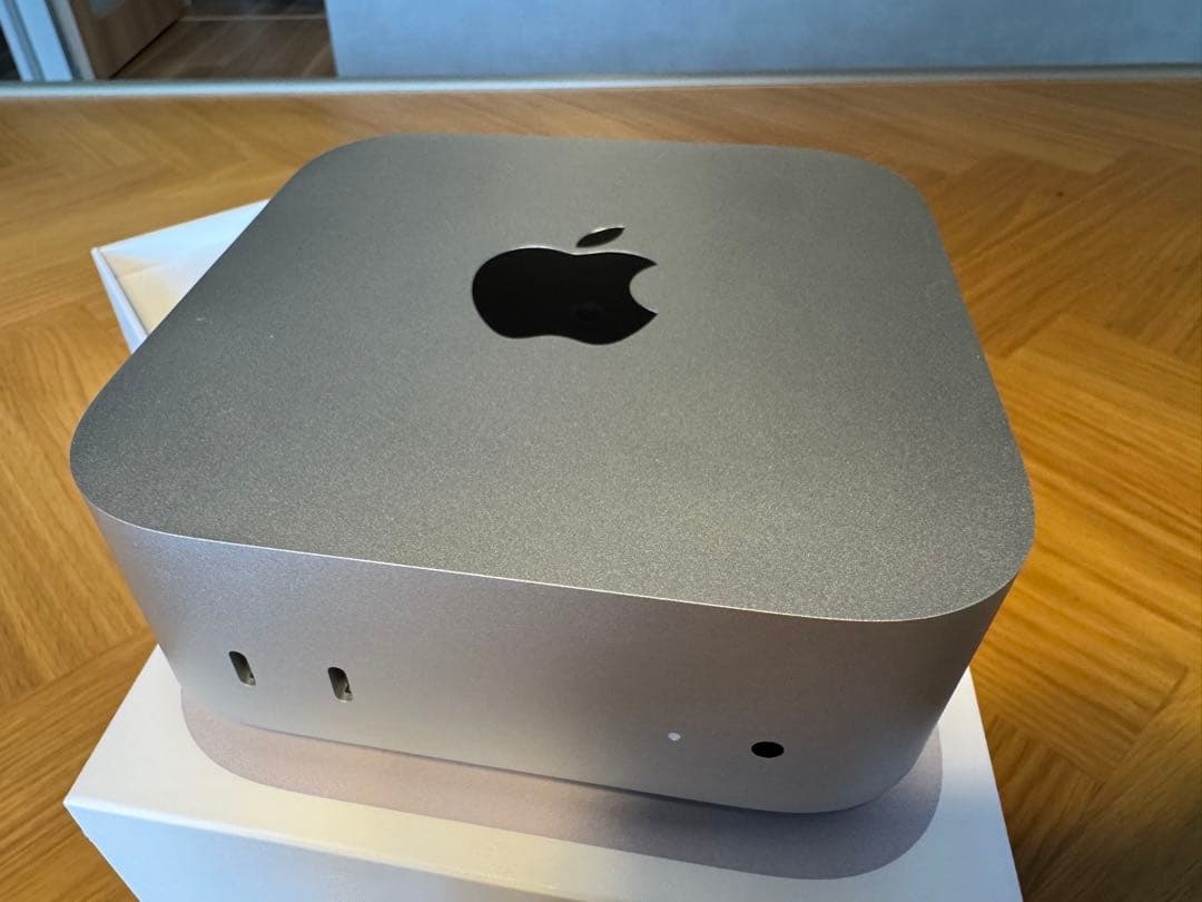 Mac mini M4 2024年モデル 16GB/256GB Amazon.com: Apple 2024 Mac mini Desktop Computer with M4 chip with