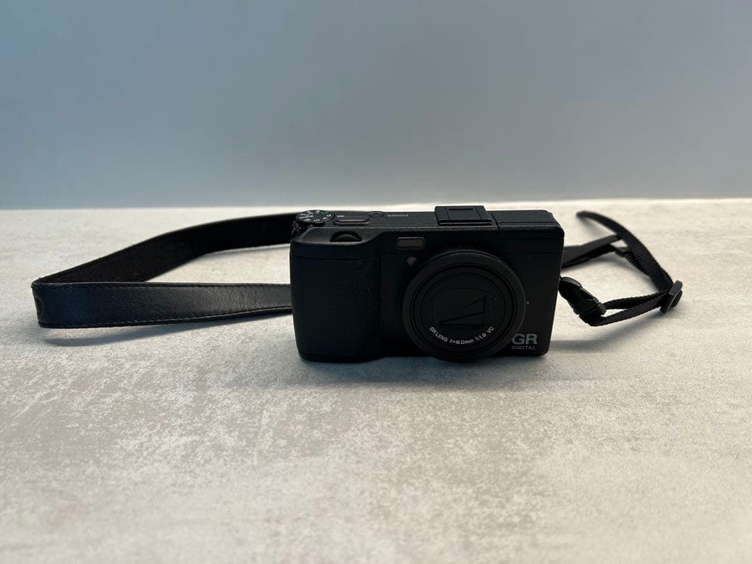 美品】RICOH GR DIGITAL IV 広角レンズ、革製のカバー付