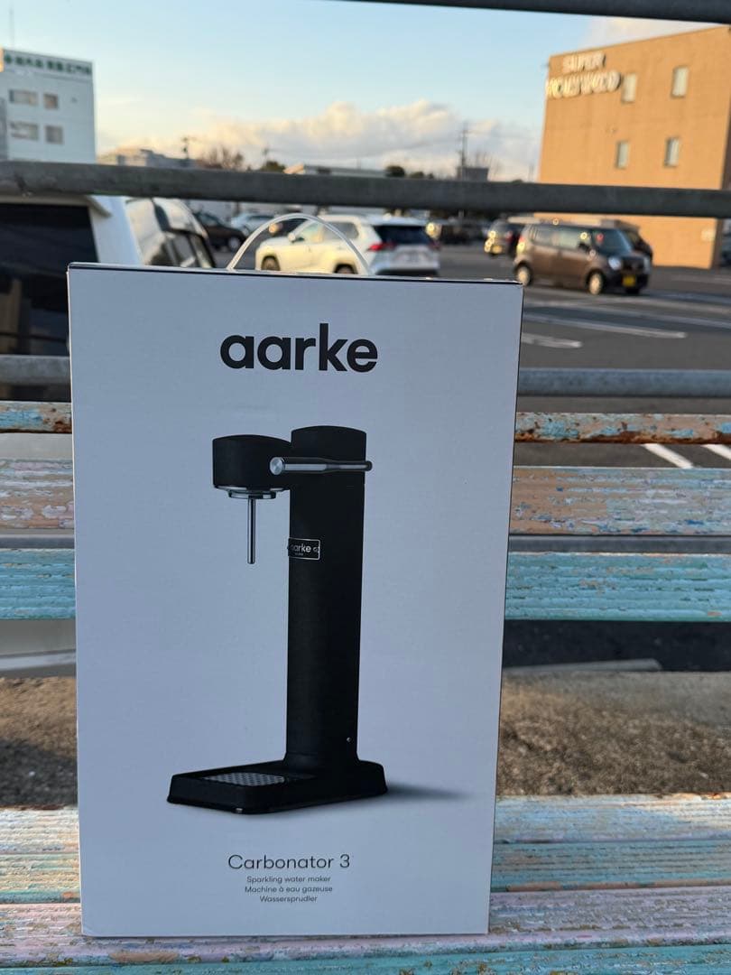 aarke Carbonator 3 炭酸水メーカー ブラック 北欧家具のように美しい炭酸水メーカー、aarkeの「Carbonator 3」を