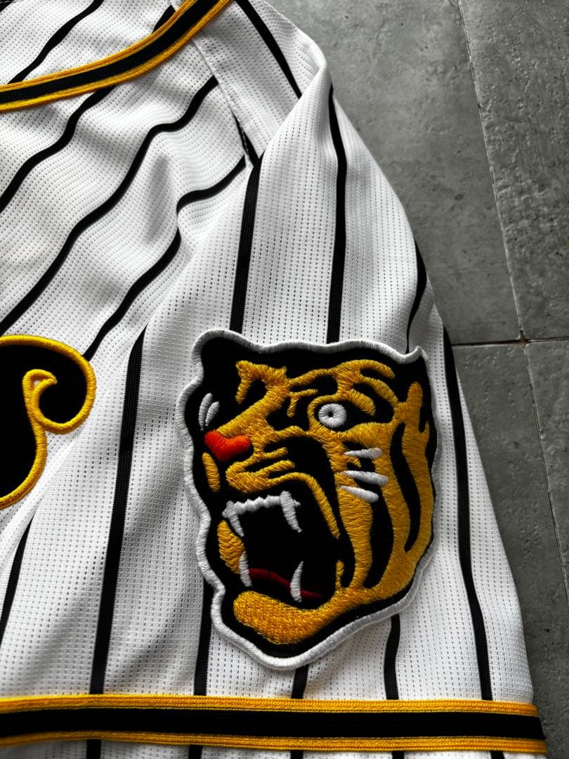 美品 佐藤輝明 阪神タイガース ミズノ ユニフォーム サトテル 8番