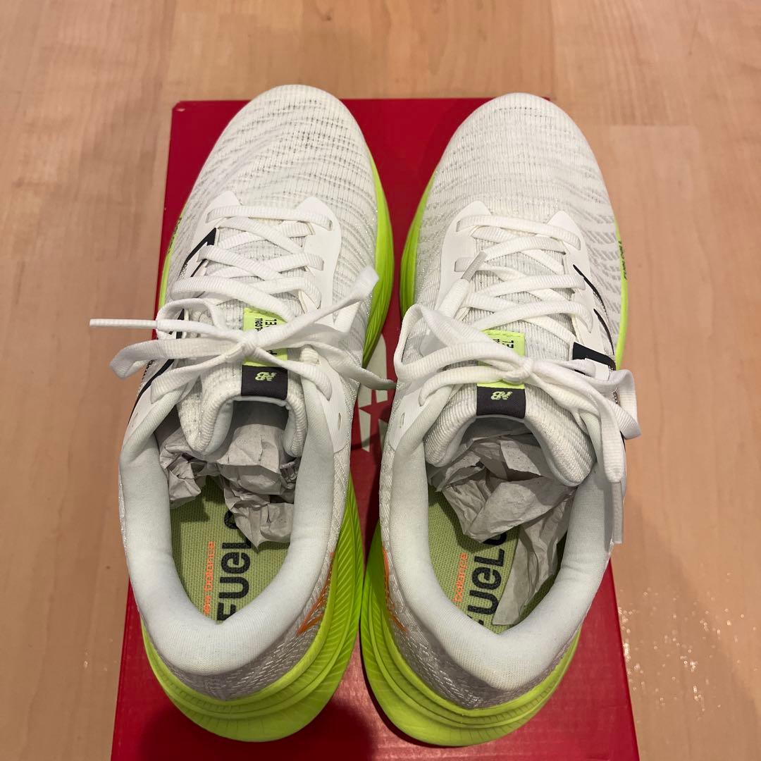 ニューバランス　FuelCell Propel v4 25.0cm