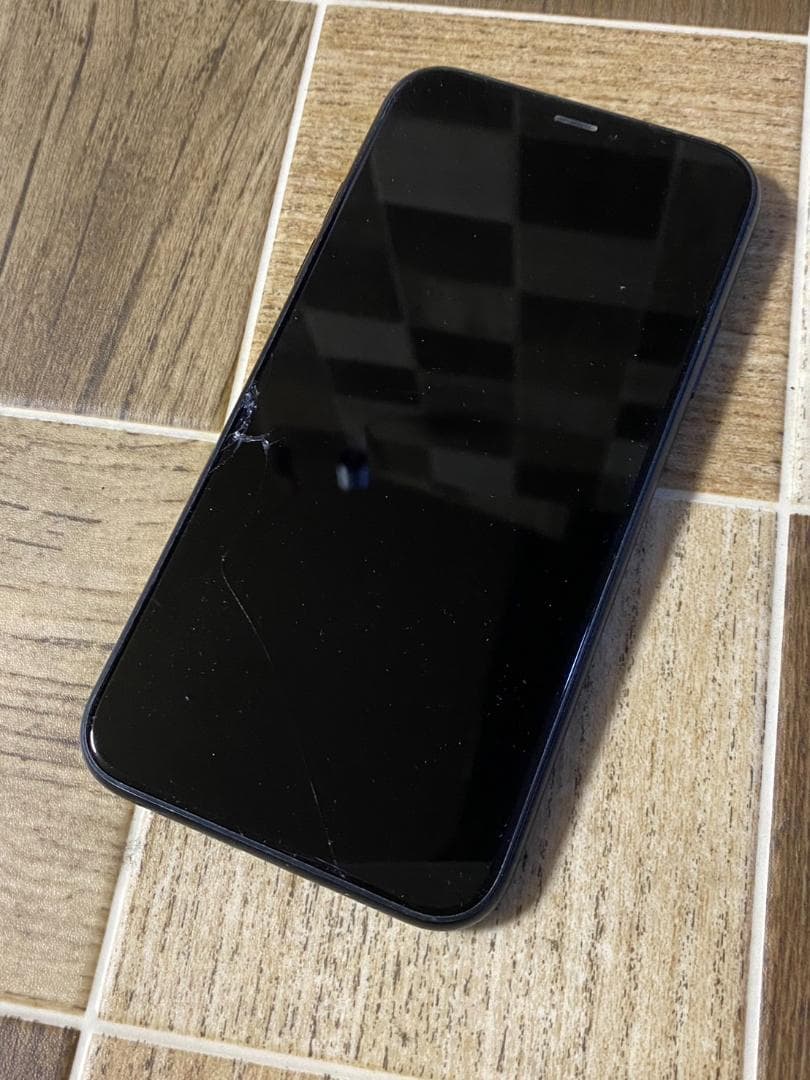 Apple iPhone XR 64GB MT002J/A ブラック 画面割れ
