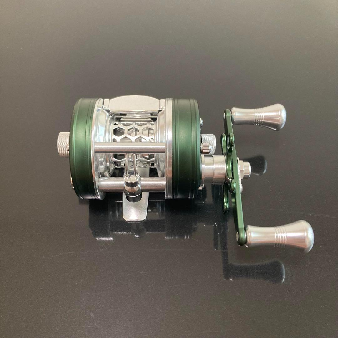 新品】渓流ベイトリール 丸型リール トラウト用 シルバー／グリーン