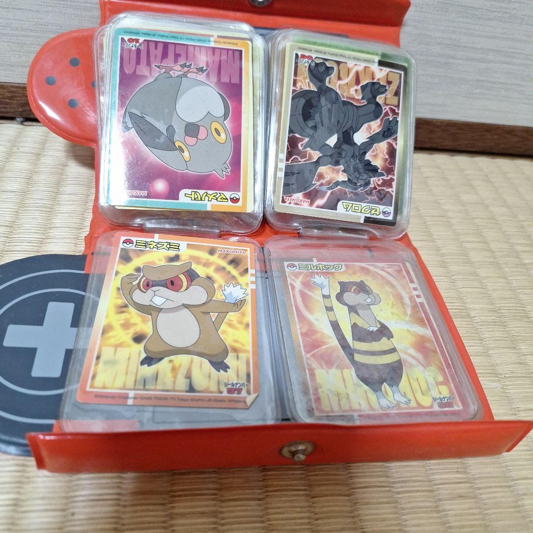 丸美屋 ポケモンシールホルダー+シール65枚セット - メルカリ
