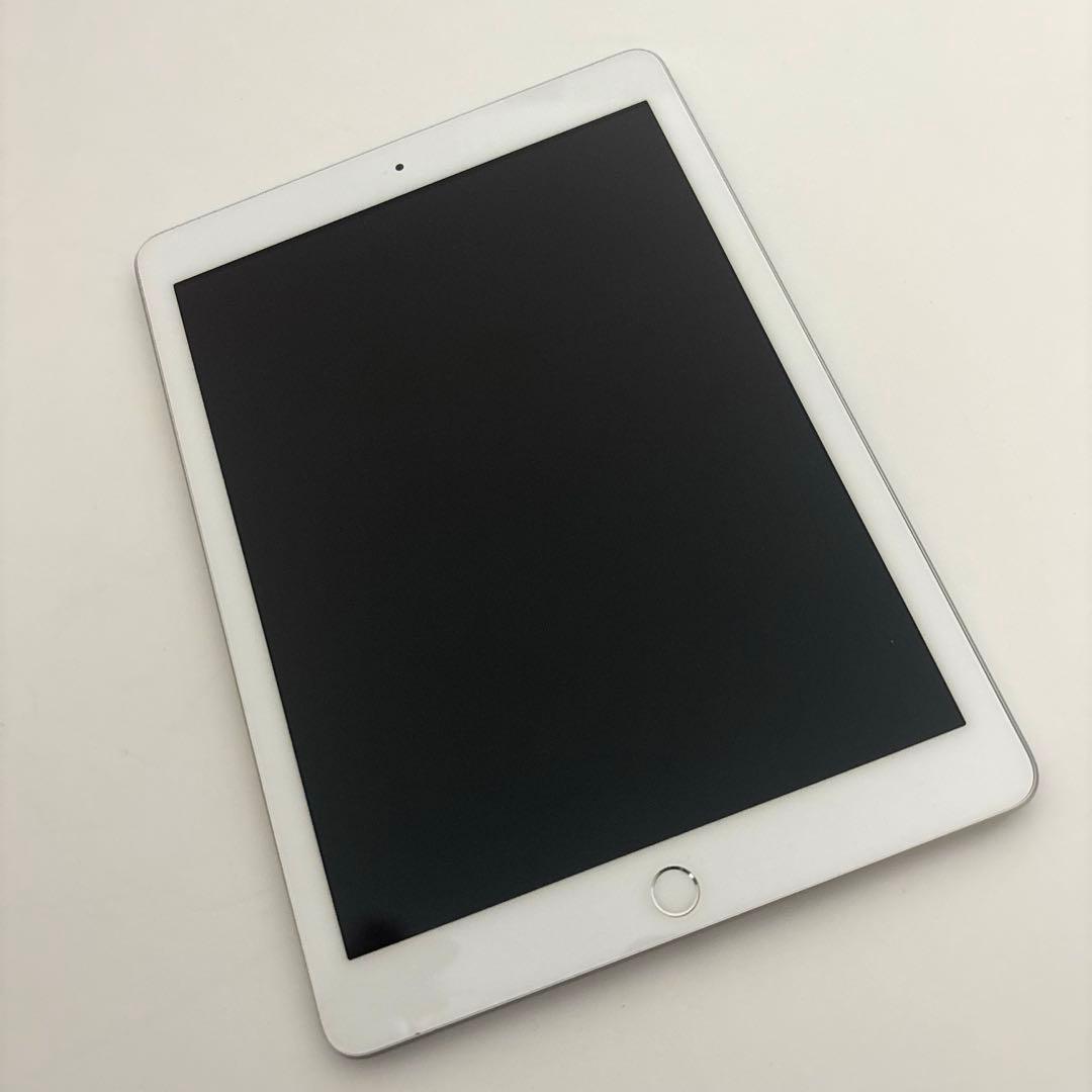 【中古・美品/除菌済】iPad2018 Wi-Fi 128GB シルバー iPad 2018 Wi-Fiモデルが11,800円！ストレージ容量128GBの中古品が大量