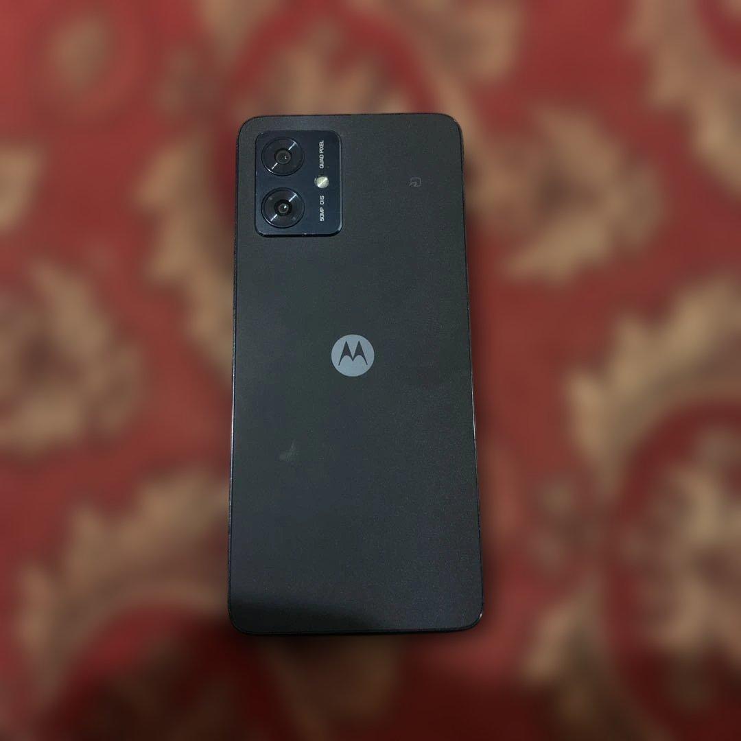 ぽ*ん様 Motorola スマートフォン 本体 モトローラ折りたたみスマホ最上位モデルにサステナビリティに配慮した