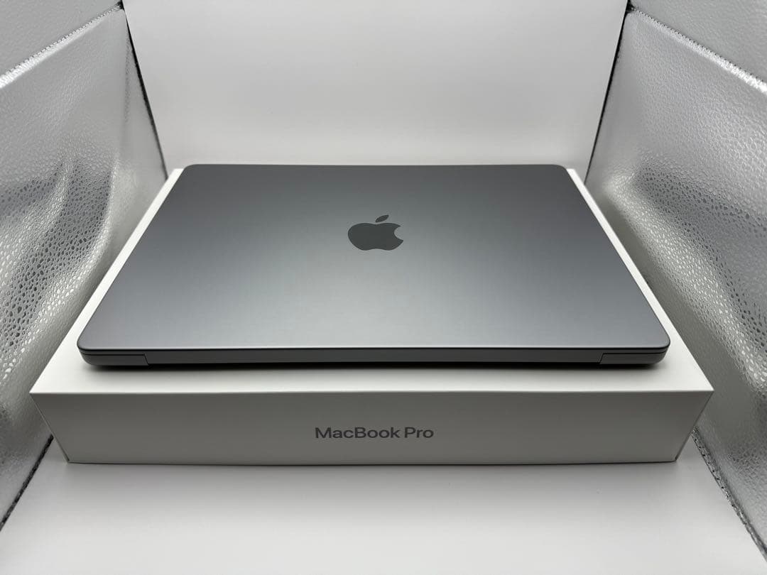 Macbook Pro 2021 14インチ M1 Pro スペースグレイ - メルカリ