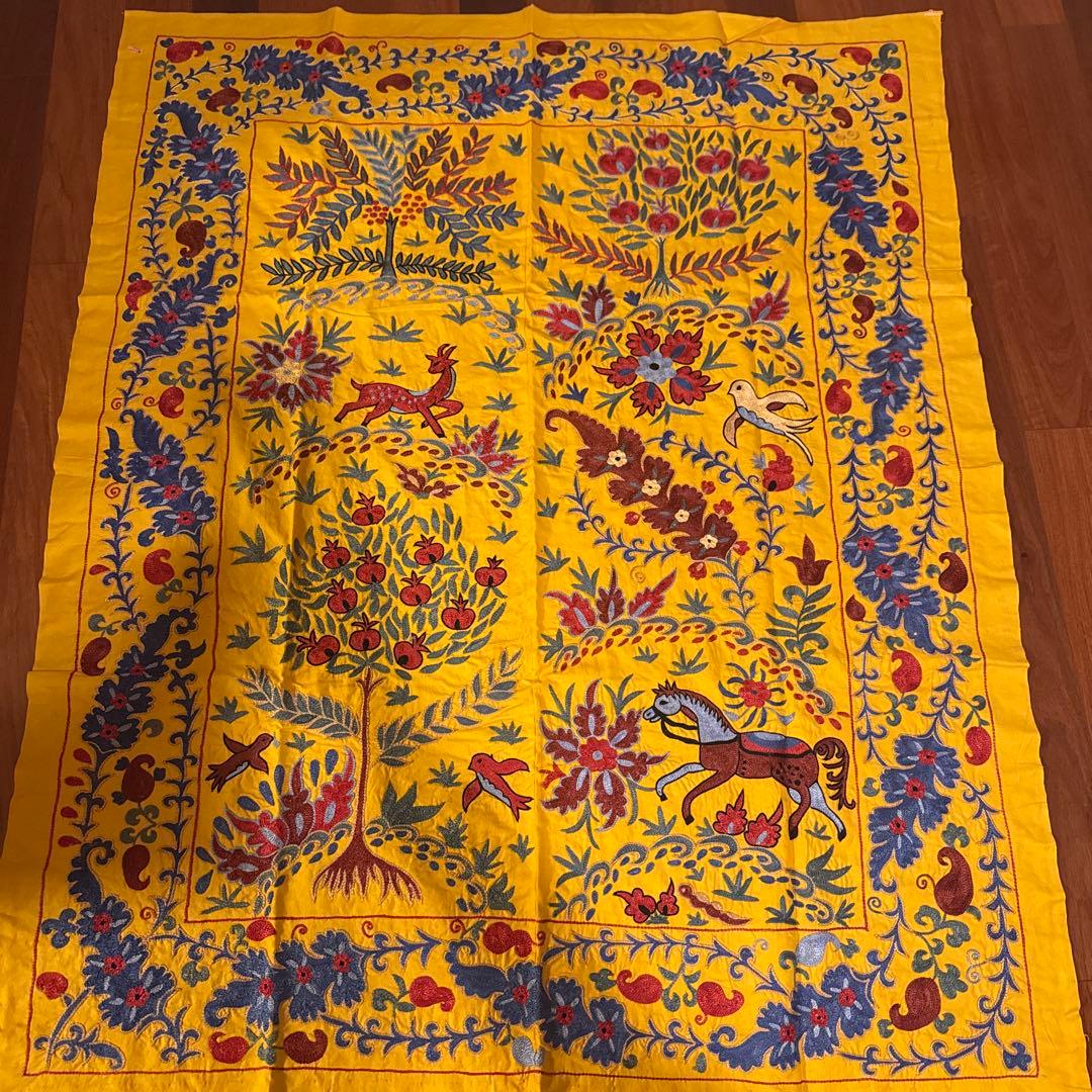 新品　スザニ　花柄刺繍の黄色 1点もの】スザニ刺繍 クロス 綿花 イエロー系 花 【約65×57cm