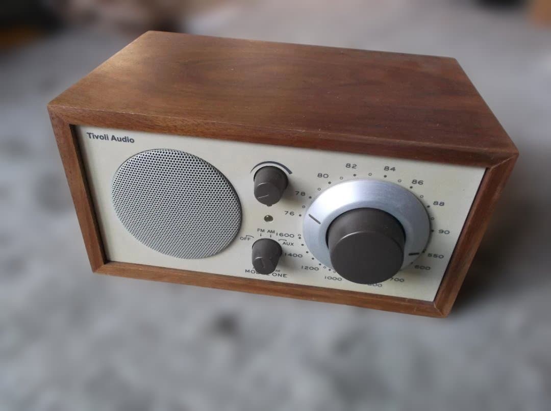 Tivori Audio Model One チボリオーディオ 動作良好 値下 チボリオーディオ Model One BT｜上質な音とおしゃれなレトロデザイン