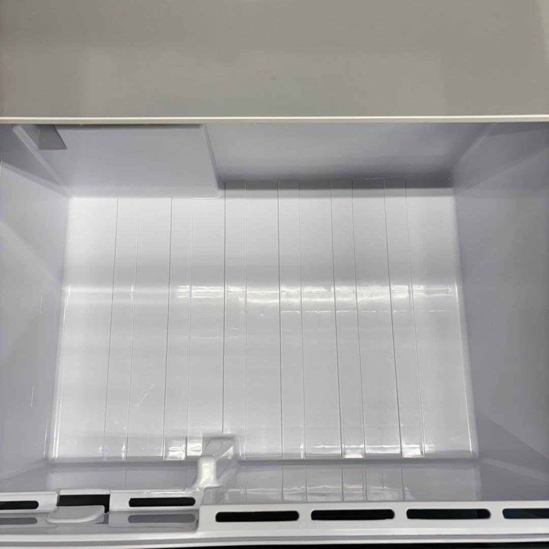 527 AQUA 1〜4人暮らし用 大型冷蔵庫 200L強 自動製氷 右開き