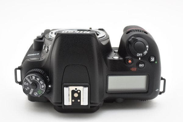 【ほぼ新品】ニコン Nikon D7500 ボディ 《ショット数1126回》