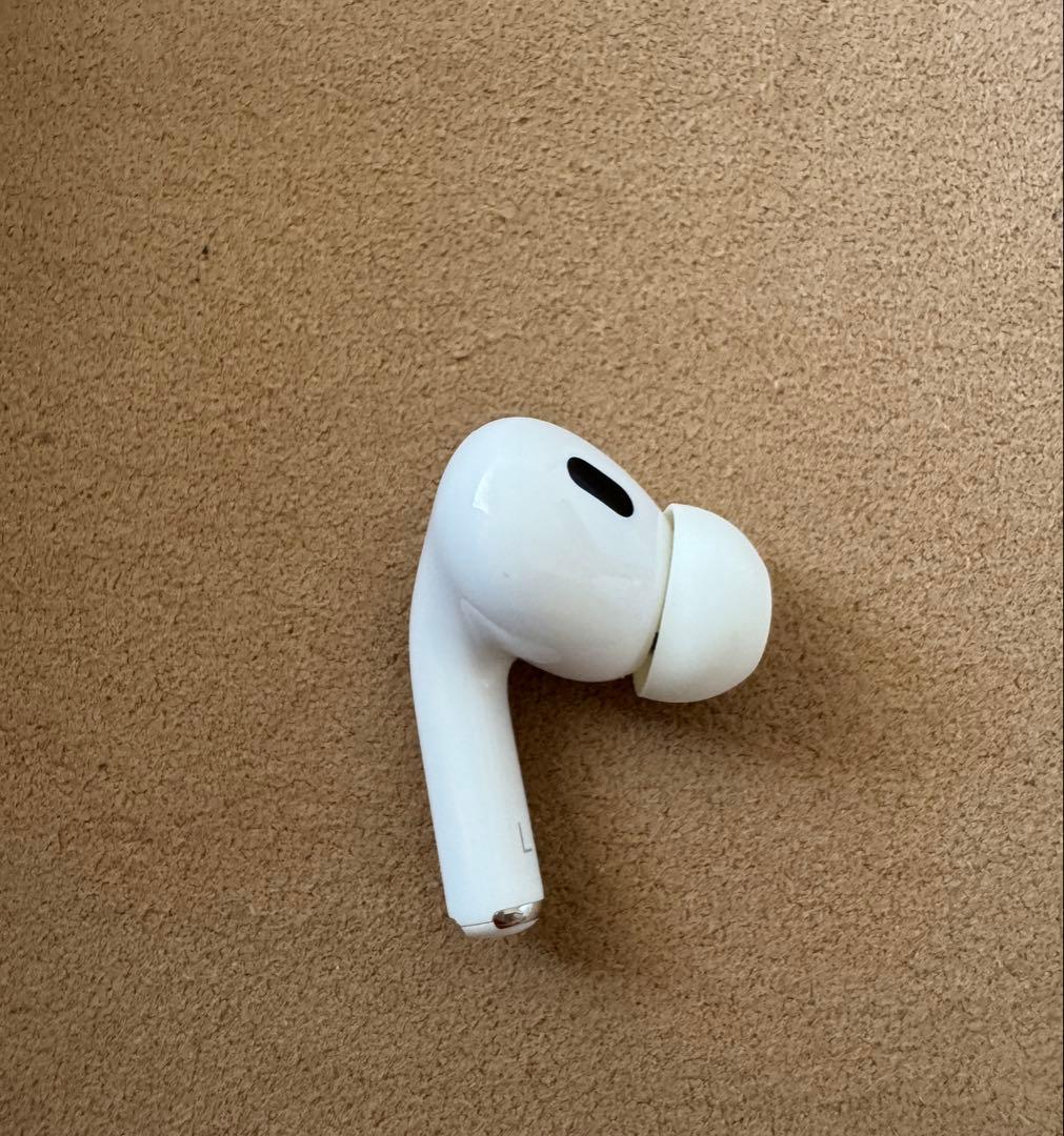 AirPods Pro 2世代 本体充電ケースと左耳(L)のイヤホン - メルカリ