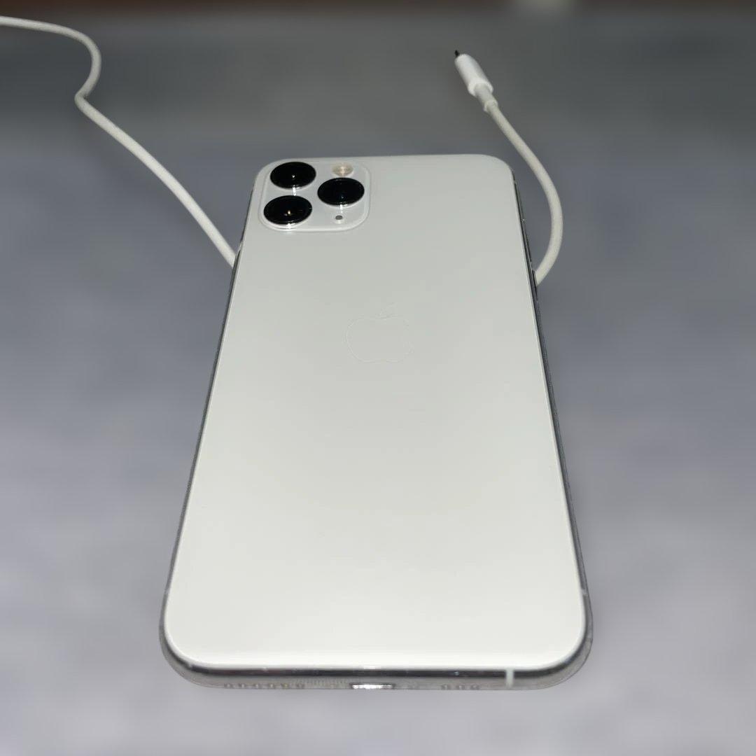 iPhone 11 Pro 256GB シルバー 画面割れ・インカメラ少し難あり - メルカリ
