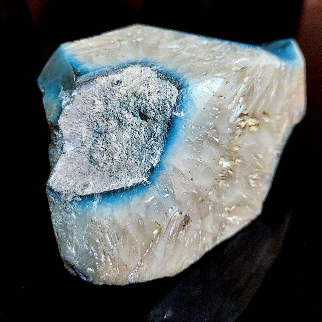 綺麗な色合い♪大きな激レア石 ブルーアイス グレイシアライト 表面