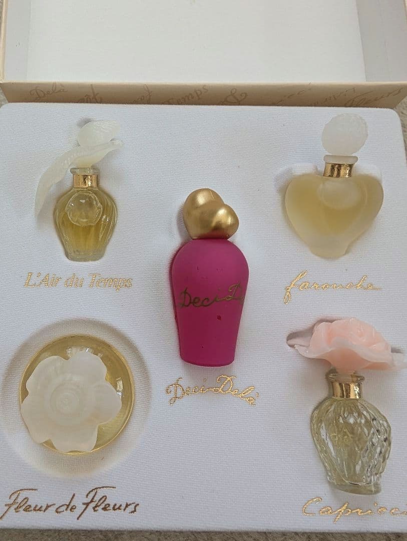未使用】NINA RICCI ミニボトル 香水セット 5個入り - メルカリ