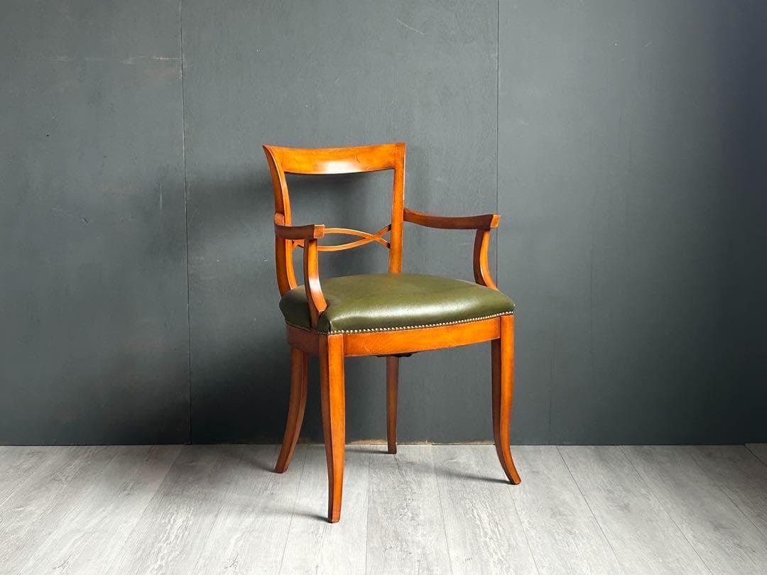 ヨーロピアン クラシック アームチェア リベット打ち イタリア ロココ