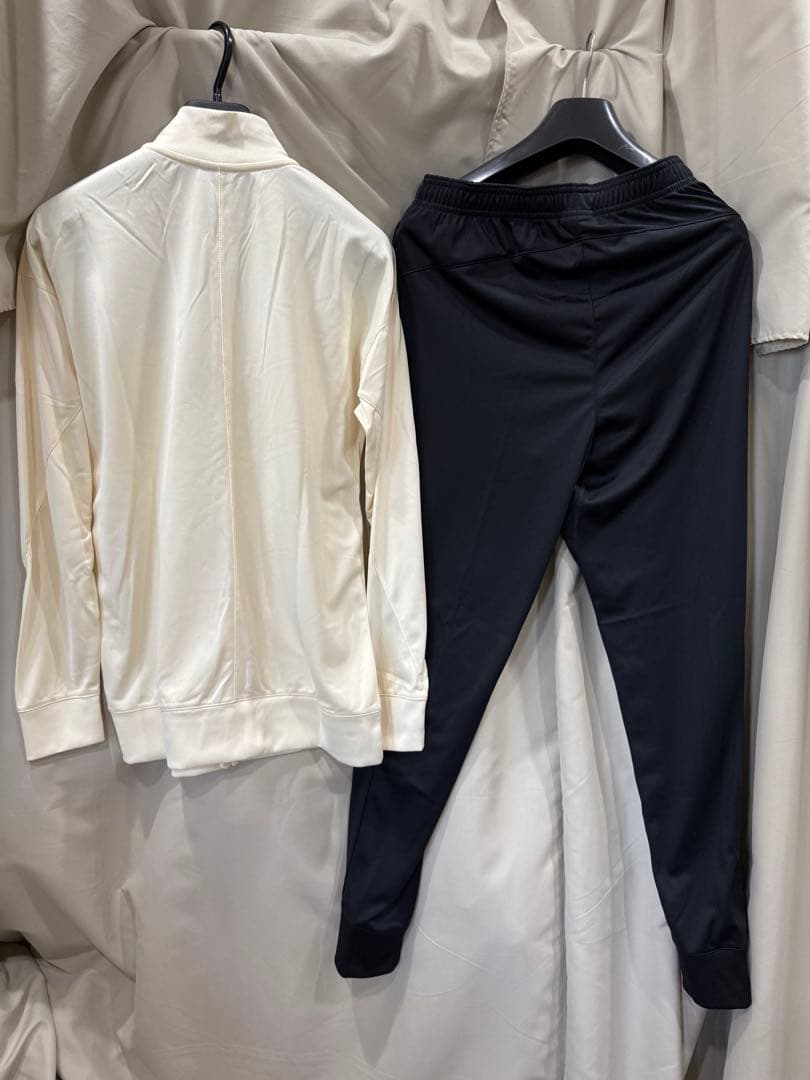 新品】 リバプールFC トラックスーツ オフホワイト24/25 S - メルカリ