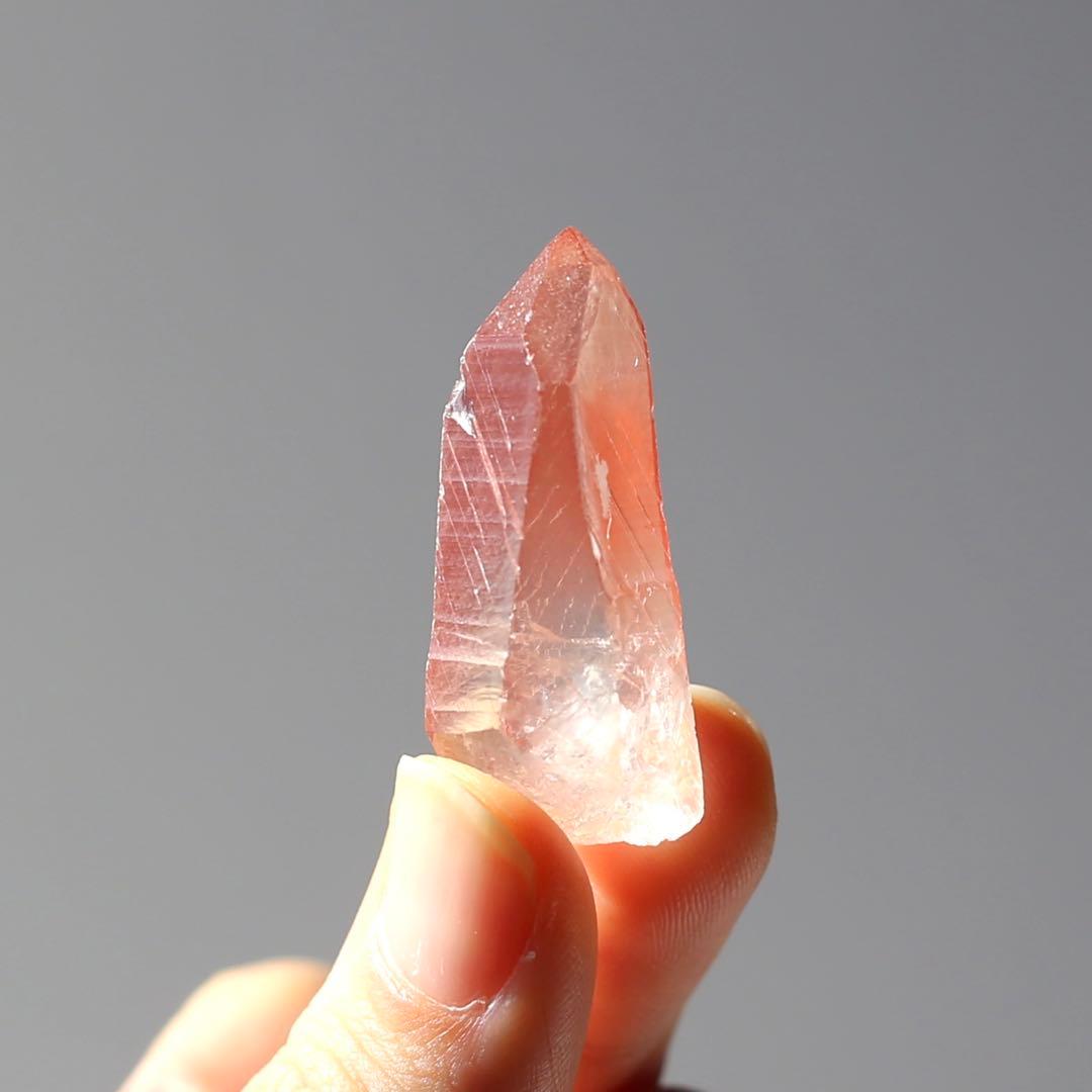 ディープピンクレムリアンシード 天然石 水晶 鉱物 一点物 クォーツ クリスタル ディープピンクレムリアンシード ディアマンティーナ産 大きめ ワンド