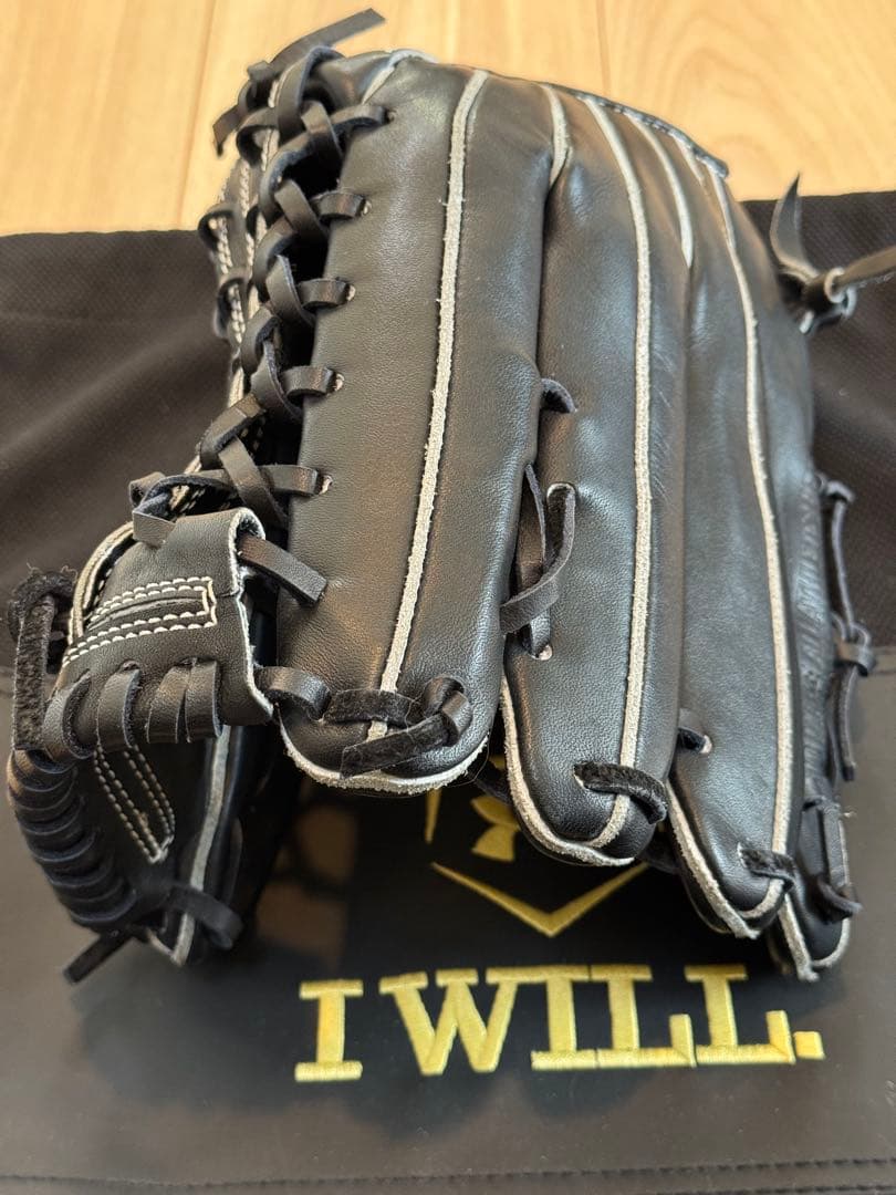 美品】アンダーアーマー 野球硬式グラブ 外野手用 黒 (1300671