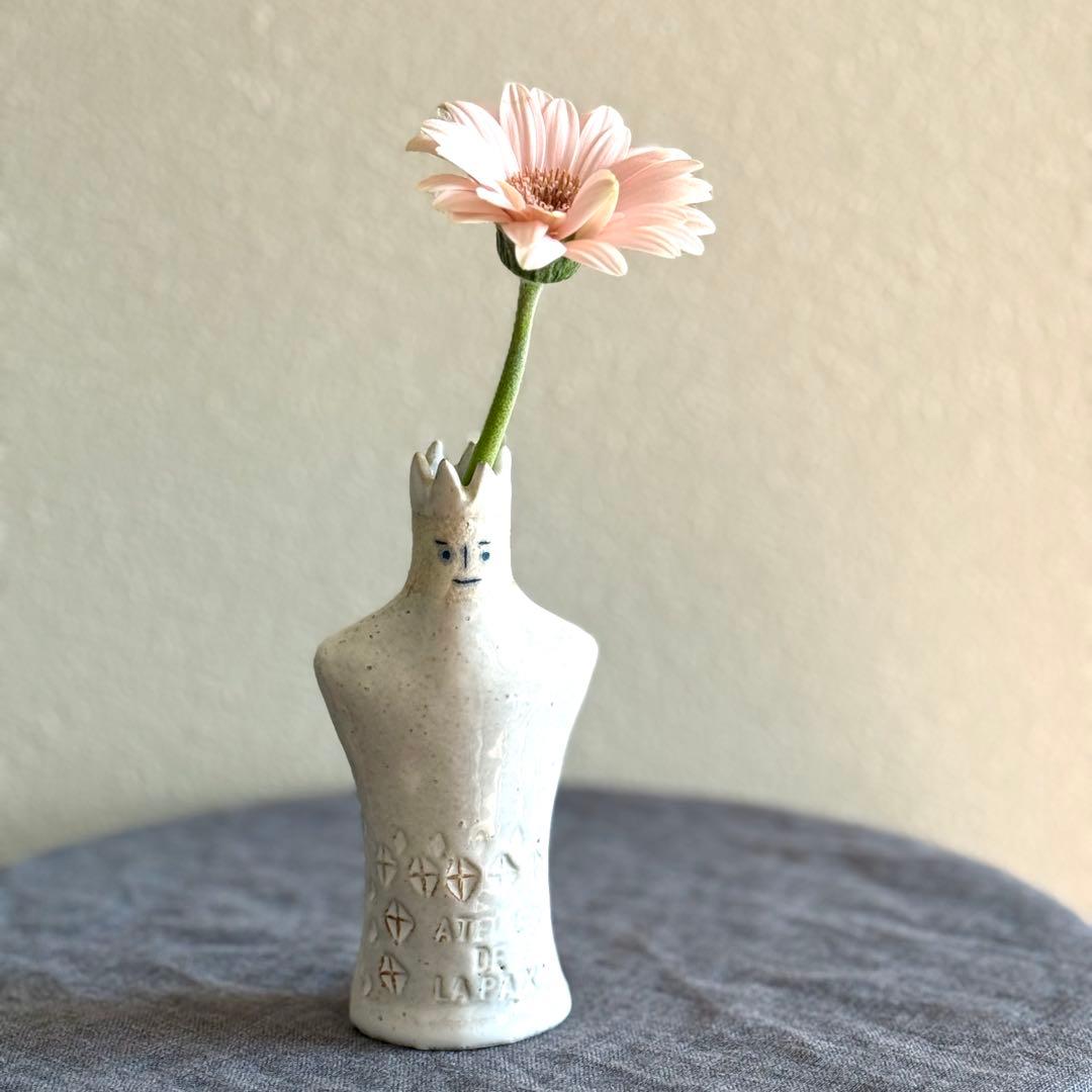 鹿児島睦さん　王子さまの一輪挿し フラワーベースオブジェ 鹿児島睦×Keramikstudion En Liten Van 小さな