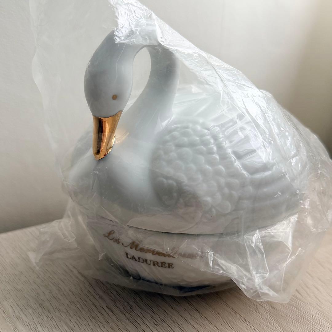 新品未使用品 LADUREE レ メルヴェイユーズ ラデュレ 白鳥 チーク