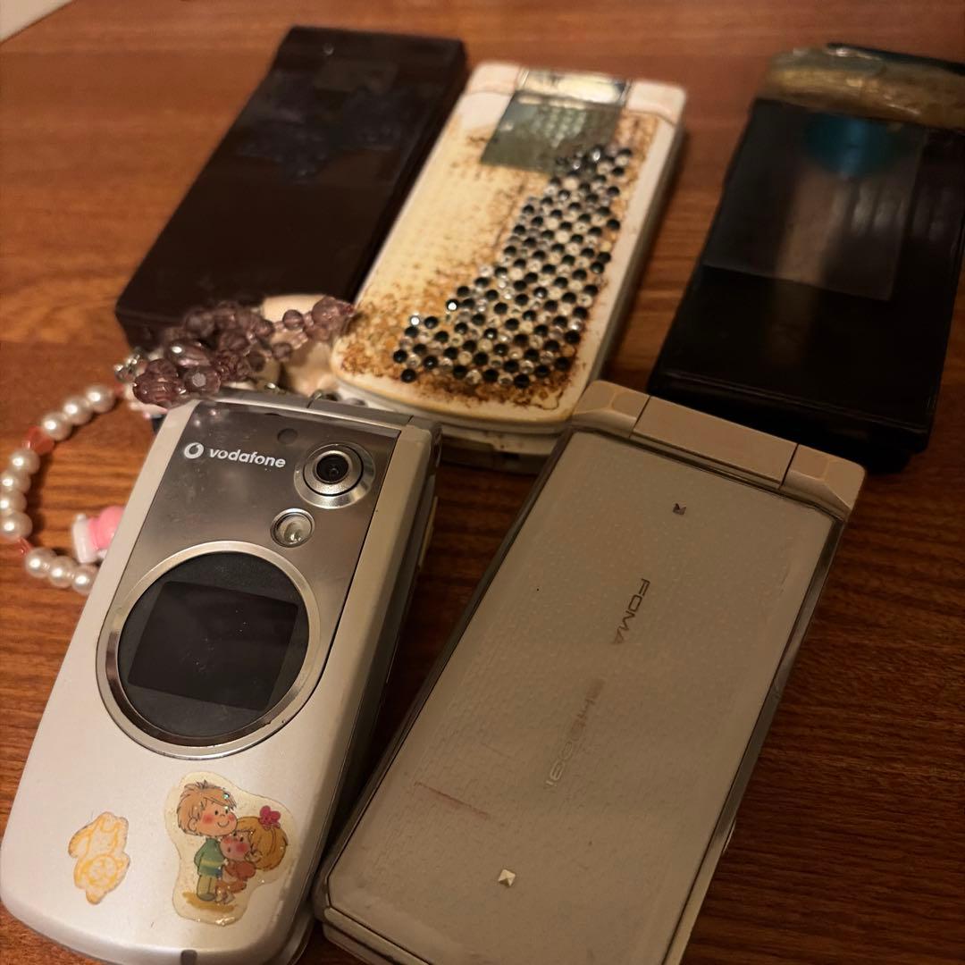 ジャンク】ガラケー 5機 まとめ売り - メルカリ