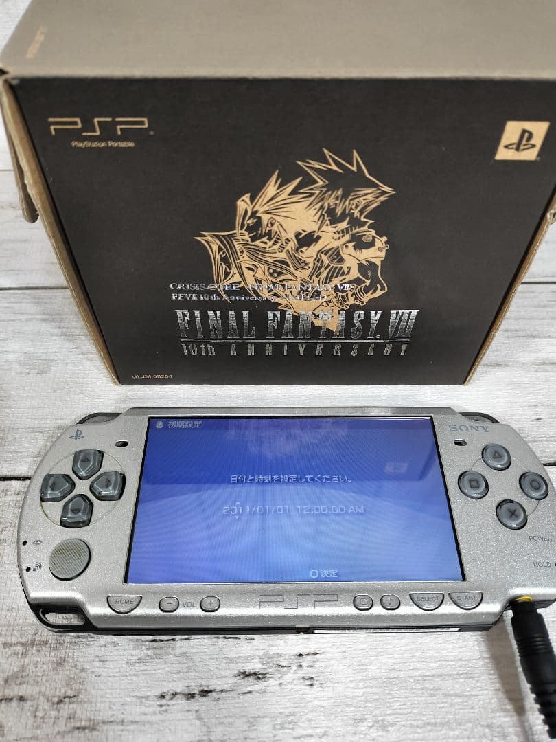 限定品！ファイナルファンタジー VII クライシスコア PSP2000 希少