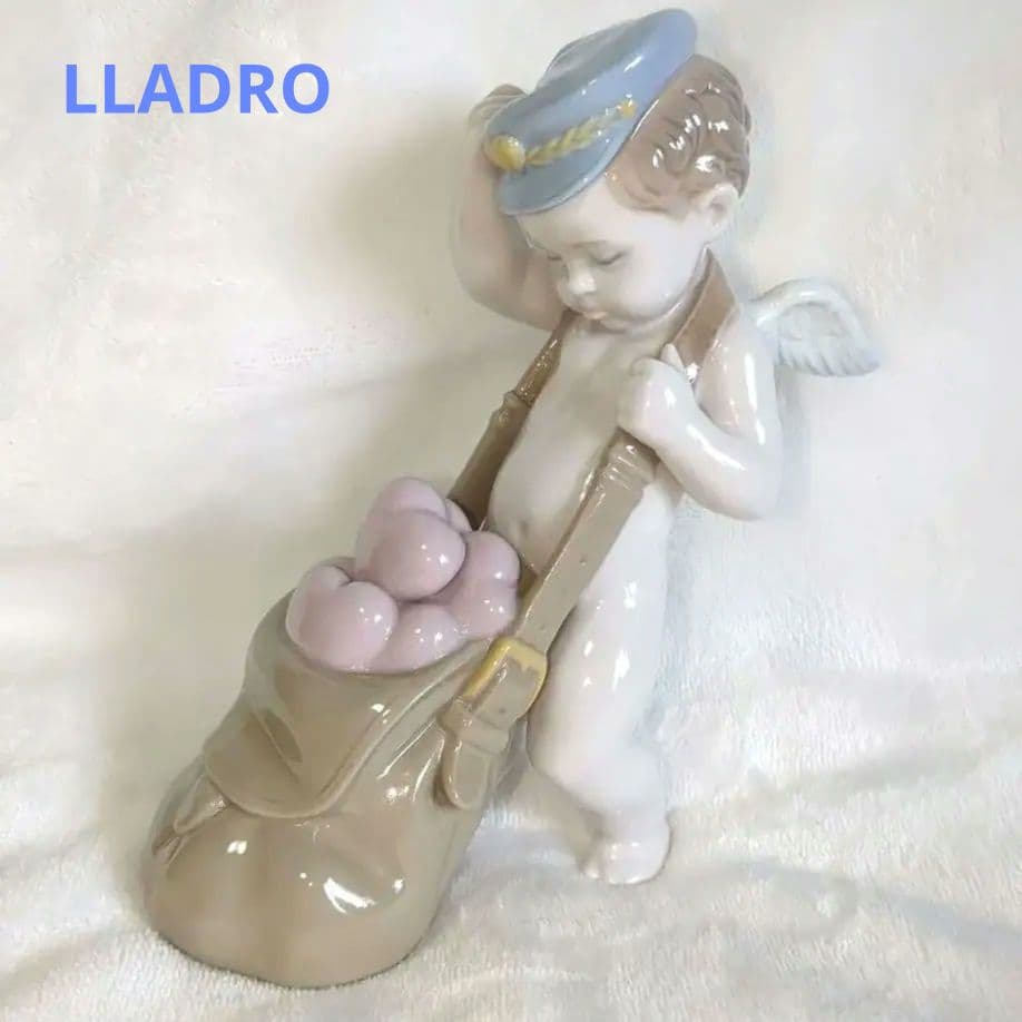 LLADRO　リヤドロ　ハートがいっぱい　天使　郵便　フィギュリン　廃盤 LLADRO (リヤドロ) フィギュリン 可愛い天使「願い事」 5725