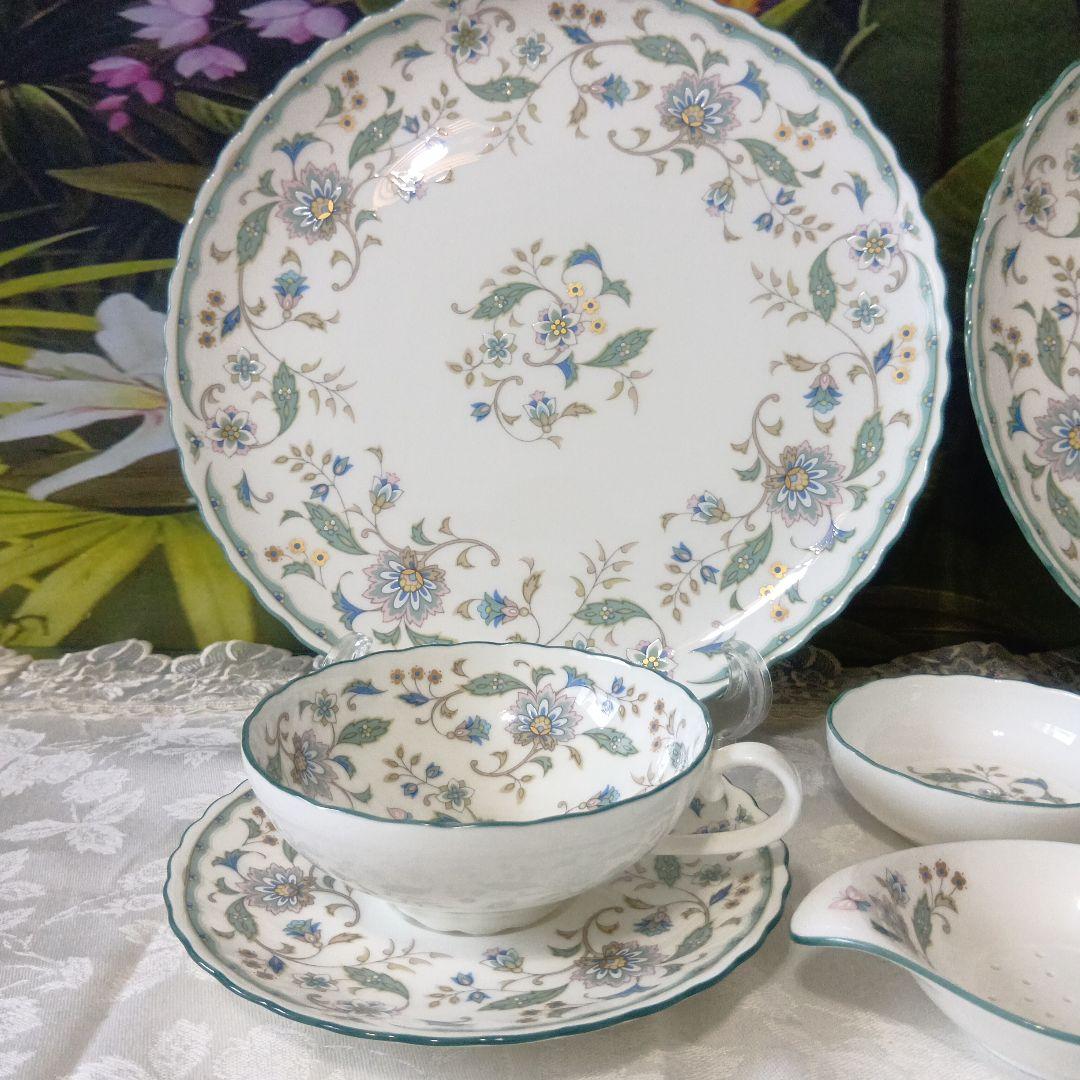 ❤ Noritake カリフパレス ティーカップセット＋ ケーキ皿2枚サーバ