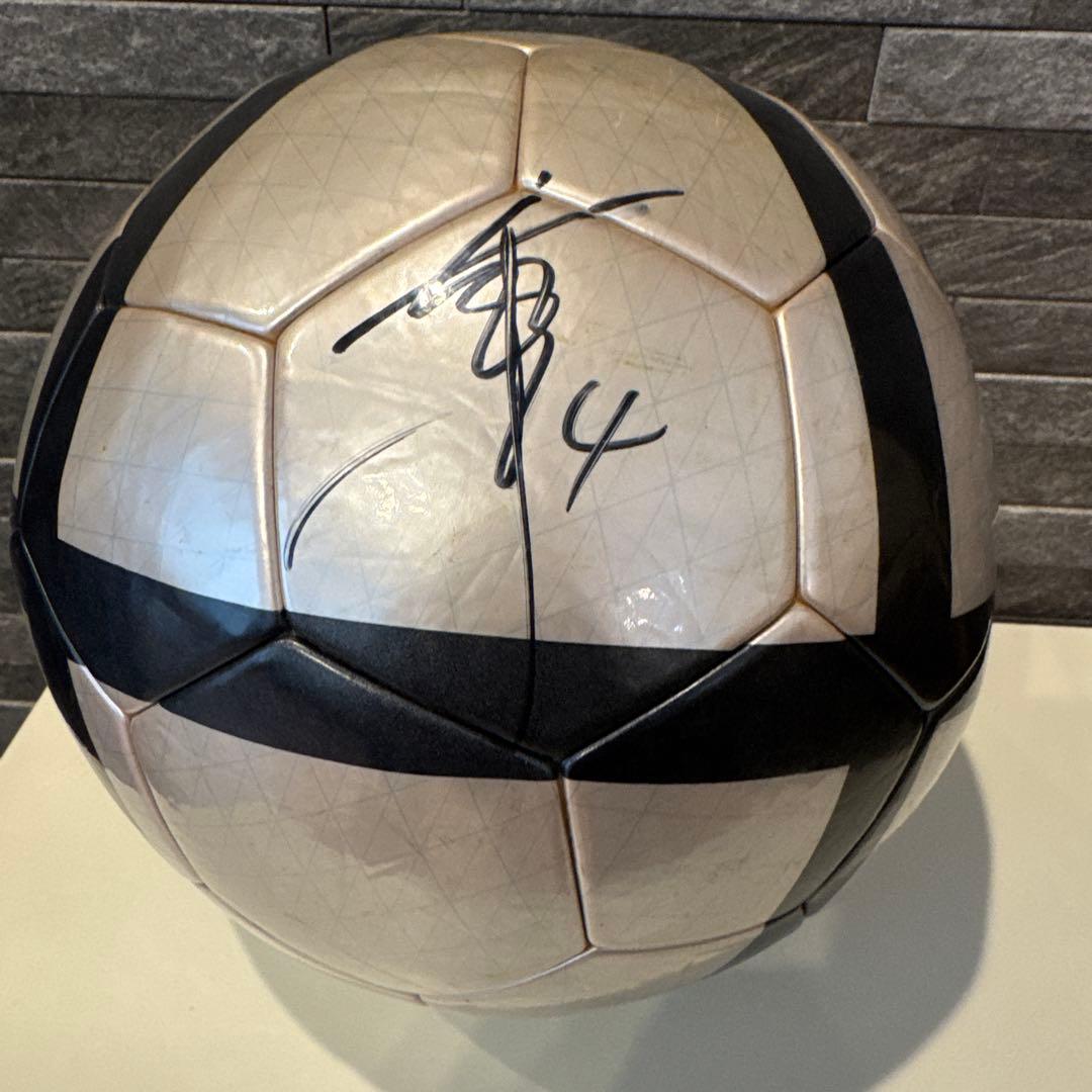 adidas Euro 2004 サッカーボール ロテイロ サイン入り - メルカリ