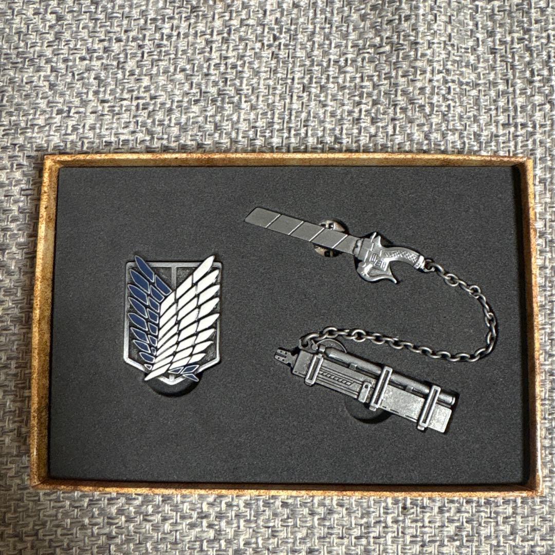USJ 進撃の巨人 ピンバッジセット - メルカリ